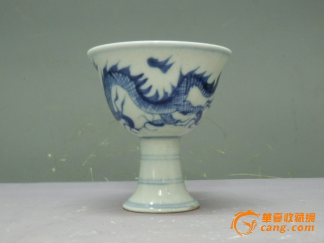 明 青花龙纹高足杯
