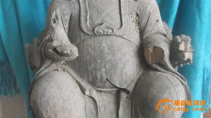 木雕佛像,很大,底下还有四只狮子,一手有缺_木