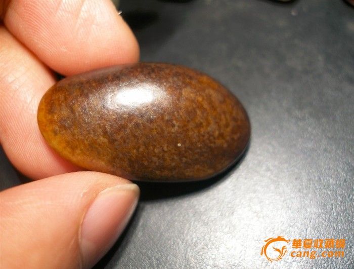 新疆和田玉籽料---黄玉籽