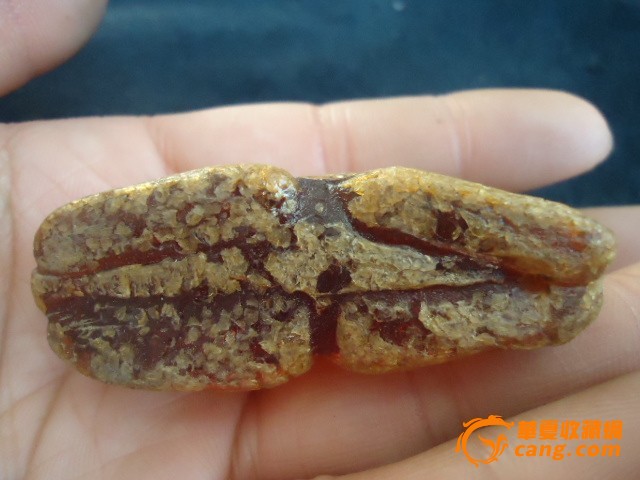 下乡收来的出土明代琥珀瑞兽