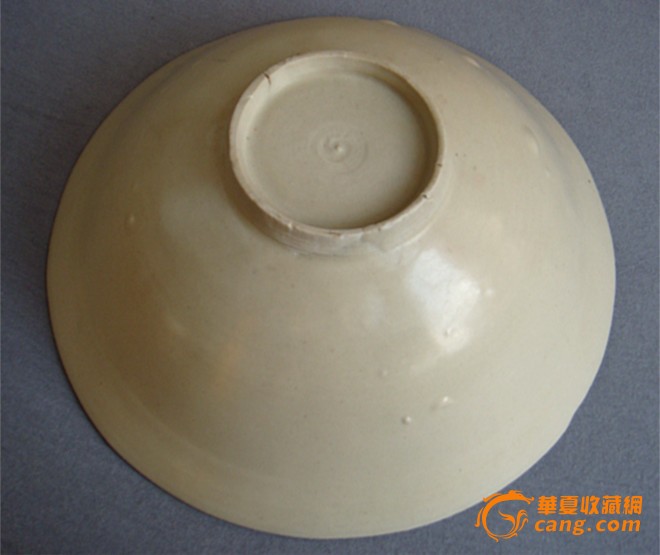 北宋定窑刻花碗
