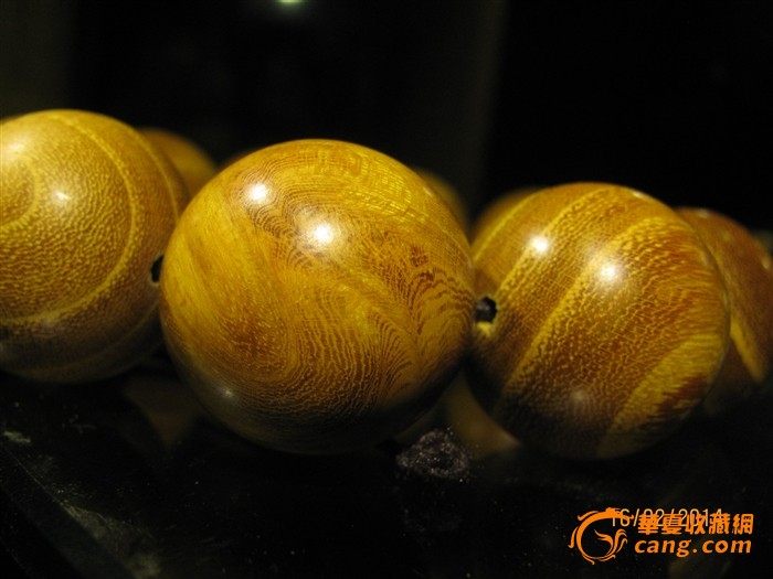 柘木佛珠,2.5厘米直径,花纹精美