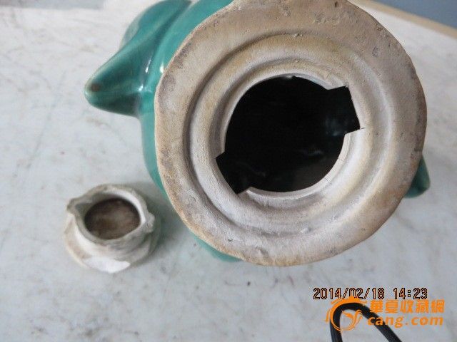 地摊交易区所展示的物品交易信息,其真实性、准确性和合法性由信息发布人负责,华夏收藏网不承担任何法律责任。 华夏收藏网有两种交易模式,1、买卖双方私下协商自行交易;2、买卖双方委托华夏收藏网代理交易。 凡是用户私下交易免费,但本网不承担任何责任。华夏收藏网提醒:为保障您的利益,推荐您选择委托华夏收藏网代理交易,具体安全交易方法如下: 代理交易其运作的实质是以华夏收藏网为货与款转移的中介,提供让买卖双方都放心货款转移的一种服务。 1、买卖双方通过看图、交流达成交易意向,买家将货款作为押金汇至本网,本网收到押金