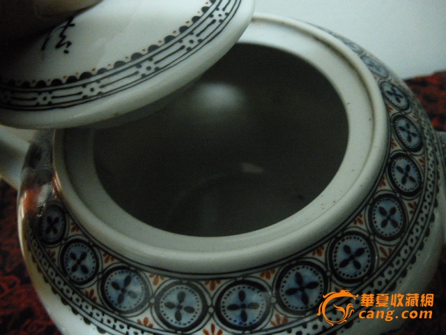 斗彩茶壶 高20厘米直径12厘米