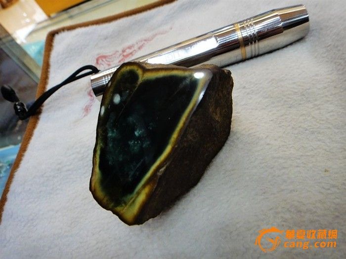 缅甸翡翠赌石,帕敢老场切口抛光冰糯种蓝水挂件料,0.28kg_缅甸翡翠赌石,帕敢老场切口抛光冰糯种蓝水挂件料,0.28kg价格_缅甸翡翠赌石,帕敢老场切口抛光冰糯种蓝水挂件料,0.28kg图片_来自藏友大玉儿格格_玉石_地摊交易_华夏收藏网 cang.com