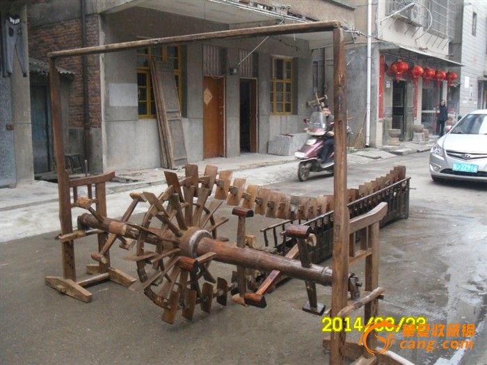 古老的湘西水车---完整还可以踩水_古老的湘西