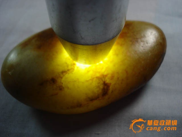 和田玉金皮籽料原石把件