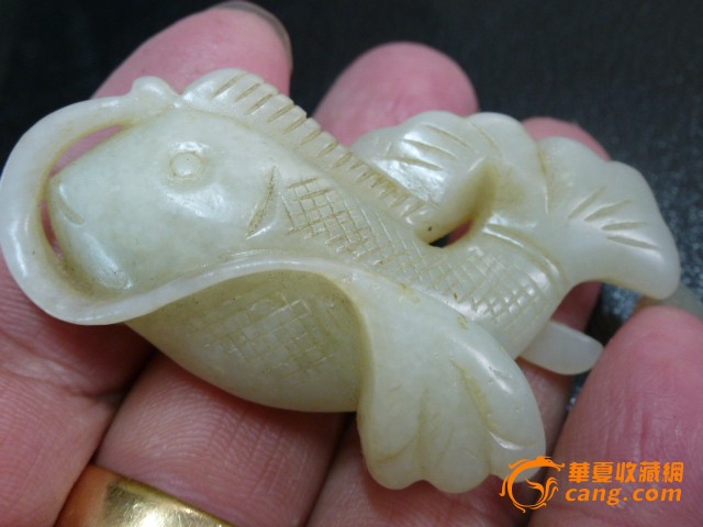 玉雕鱼挂件