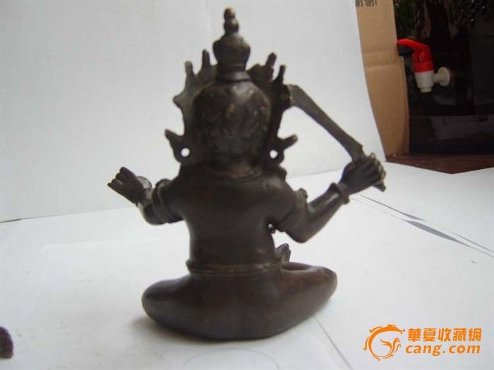 地摊交易区所展示的物品交易信息,其真实性、准确性和合法性由信息发布人负责,华夏收藏网不承担任何法律责任。 华夏收藏网有两种交易模式,1、买卖双方私下协商自行交易;2、买卖双方委托华夏收藏网代理交易。 凡是用户私下交易免费,但本网不承担任何责任。华夏收藏网提醒:为保障您的利益,推荐您选择委托华夏收藏网代理交易,具体安全交易方法如下: 代理交易其运作的实质是以华夏收藏网为货与款转移的中介,提供让买卖双方都放心货款转移的一种服务。 1、买卖双方通过看图、交流达成交易意向,买家将货款作为押金汇至本网,本网收到押金