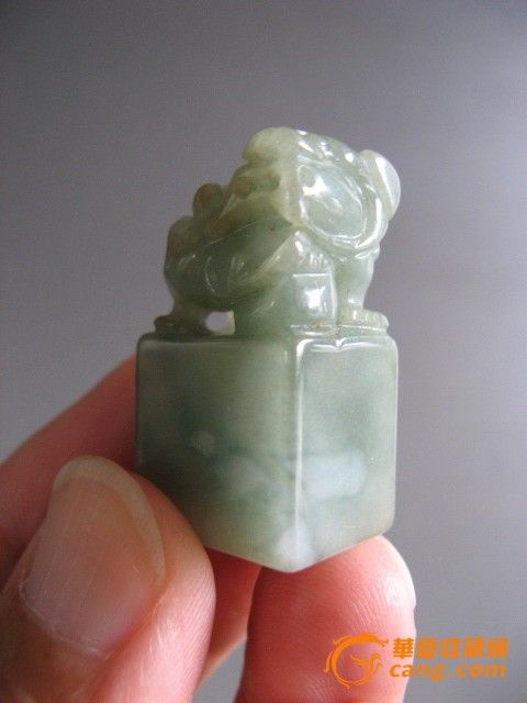 11808绿色油青翡翠貔貅方形小印章_11808绿