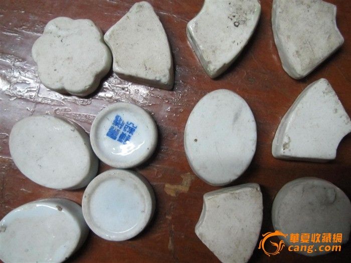 解放后蟋蟀喝水,吃食的小食缸一堆_解放后蟋蟀