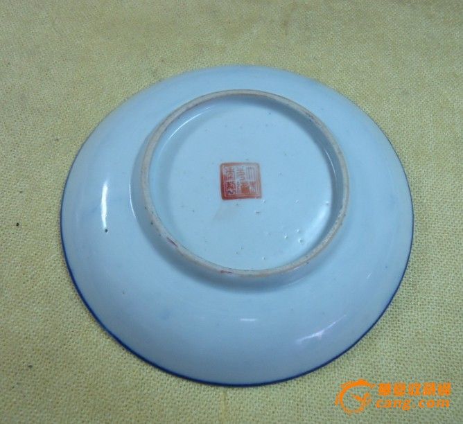 大清光绪粉彩蝗虫红萝卜盘子一对_大清光绪粉