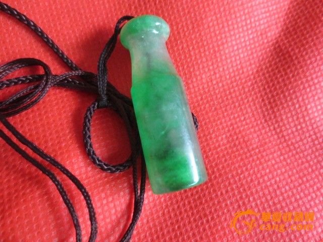 冰种老翡翠烟嘴吊坠_冰种老翡翠烟嘴吊坠价格