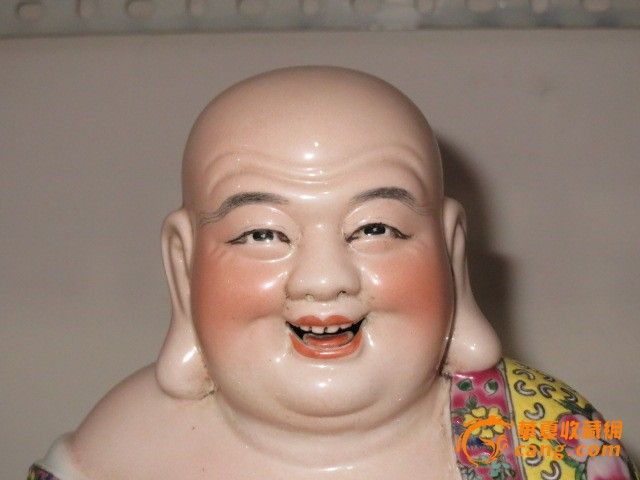 地摊交易区所展示的物品交易信息,其真实性、准确性和合法性由信息发布人负责,华夏收藏网不承担任何法律责任。 华夏收藏网有两种交易模式,1、买卖双方私下协商自行交易;2、买卖双方委托华夏收藏网代理交易。 凡是用户私下交易免费,但本网不承担任何责任。华夏收藏网提醒:为保障您的利益,推荐您选择委托华夏收藏网代理交易,具体安全交易方法如下: 代理交易其运作的实质是以华夏收藏网为货与款转移的中介,提供让买卖双方都放心货款转移的一种服务。 1、买卖双方通过看图、交流达成交易意向,买家将货款作为押金汇至本网,本网收到押金