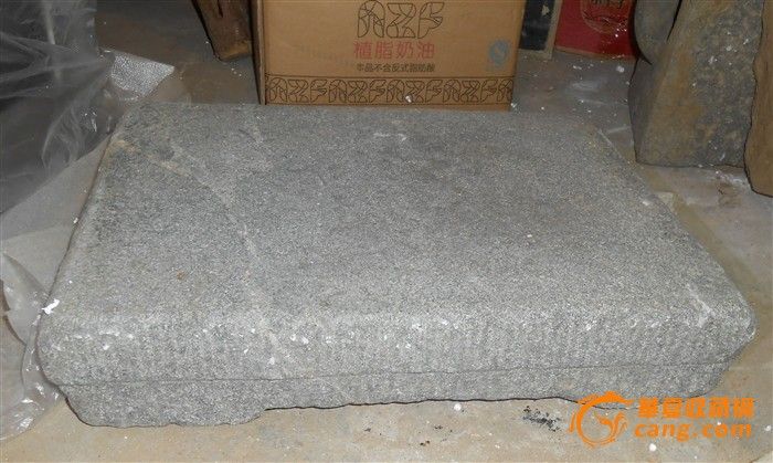 地摊交易区所展示的物品交易信息,其真实性、准确性和合法性由信息发布人负责,华夏收藏网不承担任何法律责任。 华夏收藏网有两种交易模式,1、买卖双方私下协商自行交易;2、买卖双方委托华夏收藏网代理交易。 凡是用户私下交易免费,但本网不承担任何责任。华夏收藏网提醒:为保障您的利益,推荐您选择委托华夏收藏网代理交易,具体安全交易方法如下: 代理交易其运作的实质是以华夏收藏网为货与款转移的中介,提供让买卖双方都放心货款转移的一种服务。 1、买卖双方通过看图、交流达成交易意向,买家将货款作为押金汇至本网,本网收到押金