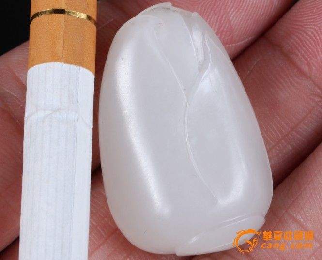 和田玉羊脂白花苞(光白原籽小极品)_和田玉羊
