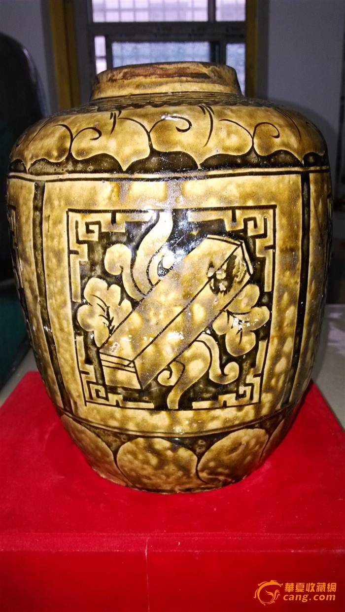 马口窑开光花卉罐