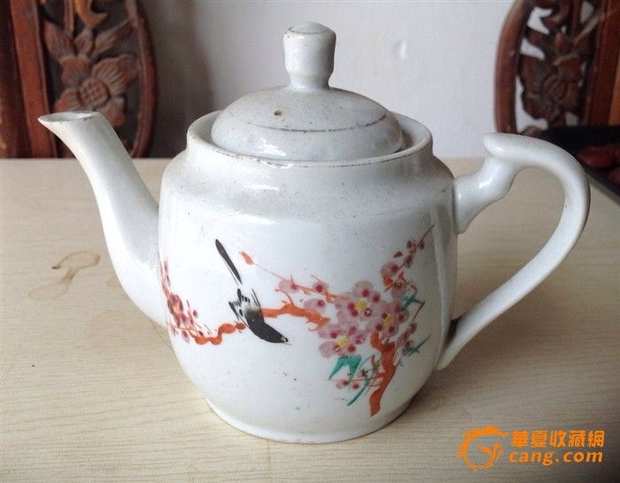 地摊交易区所展示的物品交易信息,其真实性、准确性和合法性由信息发布人负责,华夏收藏网不承担任何法律责任。 华夏收藏网有两种交易模式,1、买卖双方私下协商自行交易;2、买卖双方委托华夏收藏网代理交易。 凡是用户私下交易免费,但本网不承担任何责任。华夏收藏网提醒:为保障您的利益,推荐您选择委托华夏收藏网代理交易,具体安全交易方法如下: 代理交易其运作的实质是以华夏收藏网为货与款转移的中介,提供让买卖双方都放心货款转移的一种服务。