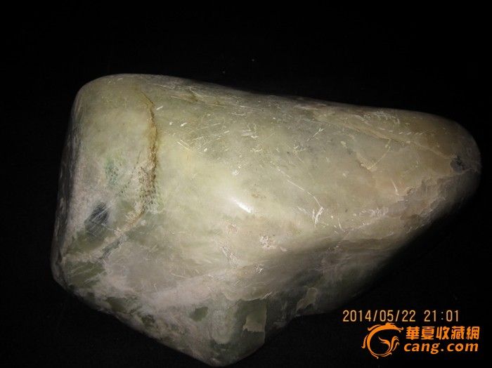 老玉器厂动迁挖出的一大块玉料,重14.6斤。保