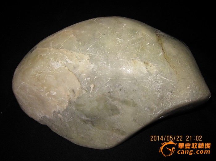 老玉器厂动迁挖出的一大块玉料,重14.6斤。保