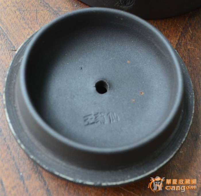 黑色紫砂壶---王菊仙