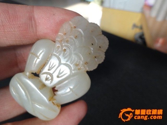 老和田孔雀开屏挂件