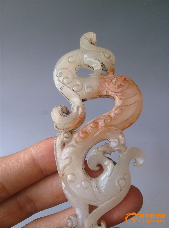 龙纹玉饰