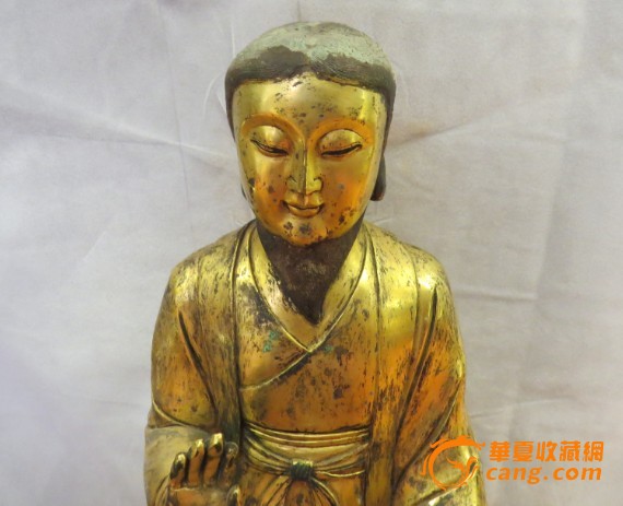 出土辽代青铜鎏金佛像