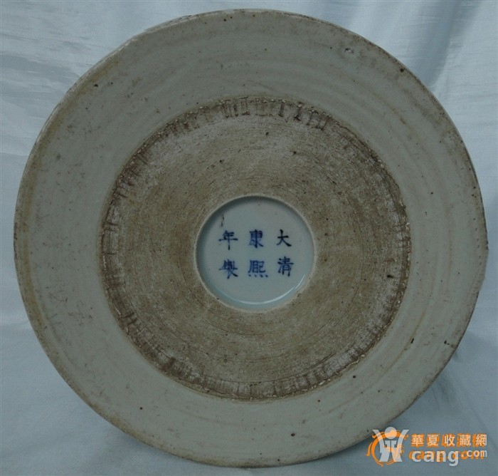 藏品描述 精美的康熙青花釉里红万寿图书法特大笔同,高150mm, 口径