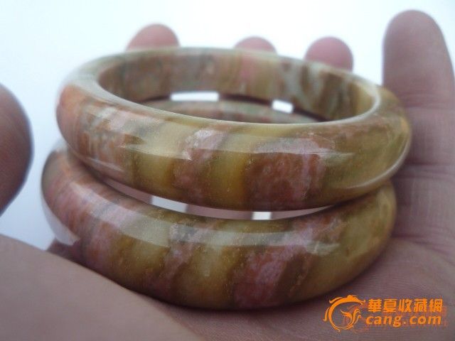 新疆和田紫罗兰桃花玉手镯.姐妹玉镯.极品罕见_新疆和田紫罗兰桃花玉手镯.姐妹玉镯.极品罕见价格_新疆和田紫罗兰桃花玉手镯.姐妹玉镯.极品罕见图片_来自藏友天下第一阁_珠宝_地摊交易_华夏收藏网 cang.com