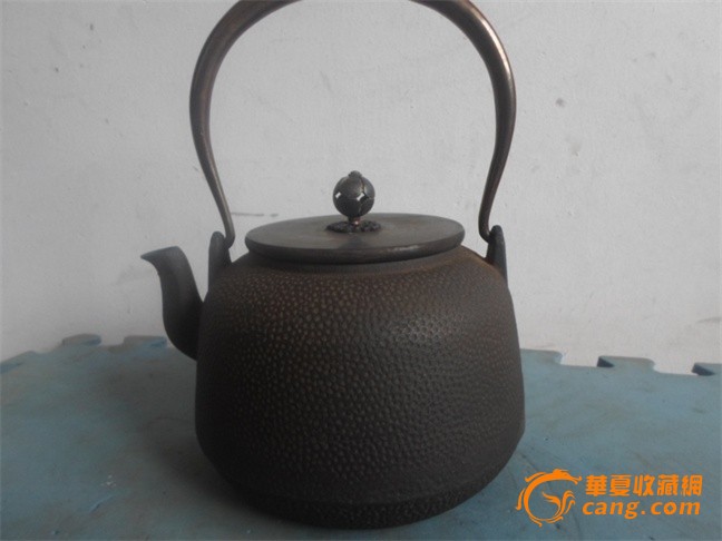 龙文堂花卉铁壶