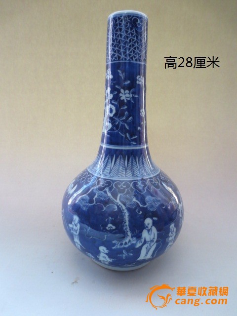 明代青花人物长颈瓶