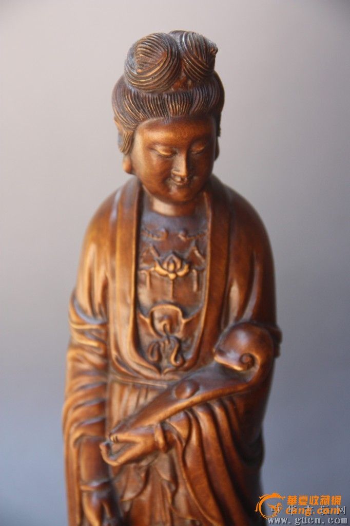 地摊交易区所展示的物品交易信息,其真实性、准确性和合法性由信息发布人负责,华夏收藏网不承担任何法律责任。 华夏收藏网有两种交易模式,1、买卖双方私下协商自行交易;2、买卖双方委托华夏收藏网代理交易。 凡是用户私下交易免费,但本网不承担任何责任。华夏收藏网提醒:为保障您的利益,推荐您选择委托华夏收藏网代理交易,具体安全交易方法如下: 代理交易其运作的实质是以华夏收藏网为货与款转移的中介,提供让买卖双方都放心货款转移的一种服务。 1、买卖双方通过看图、交流达成交易意向,买家将货款作为押金汇至本网,本网收到押金