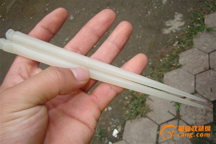 一对白玉簪子