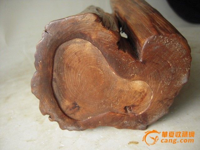 地摊交易区所展示的物品交易信息,其真实性、准确性和合法性由信息发布人负责,华夏收藏网不承担任何法律责任。 华夏收藏网有两种交易模式,1、买卖双方私下协商自行交易;2、买卖双方委托华夏收藏网代理交易。 凡是用户私下交易免费,但本网不承担任何责任。华夏收藏网提醒:为保障您的利益,推荐您选择委托华夏收藏网代理交易,具体安全交易方法如下: 代理交易其运作的实质是以华夏收藏网为货与款转移的中介,提供让买卖双方都放心货款转移的一种服务。 1、买卖双方通过看图、交流达成交易意向,买家将货款作为押金汇至本网,本网收到押金