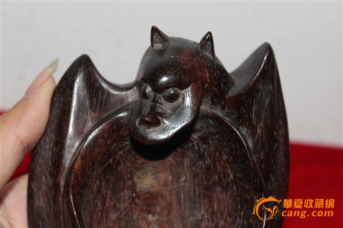 清中期红酸枝寓意吉祥蝙蝠笔洗一口价1588元