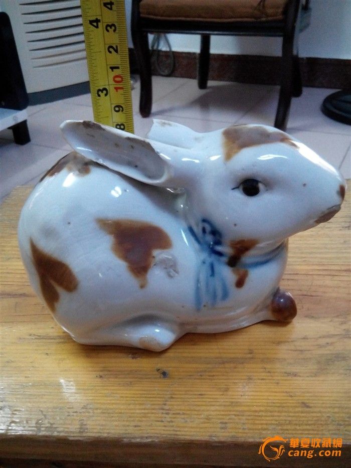 地摊交易区所展示的物品交易信息,其真实性、准确性和合法性由信息发布人负责,华夏收藏网不承担任何法律责任。 华夏收藏网有两种交易模式,1、买卖双方私下协商自行交易;2、买卖双方委托华夏收藏网代理交易。 凡是用户私下交易免费,但本网不承担任何责任。华夏收藏网提醒:为保障您的利益,推荐您选择委托华夏收藏网代理交易,具体安全交易方法如下: 代理交易其运作的实质是以华夏收藏网为货与款转移的中介,提供让买卖双方都放心货款转移的一种服务。 1、买卖双方通过看图、交流达成交易意向,买家将货款作为押金汇至本网,本网收到押金