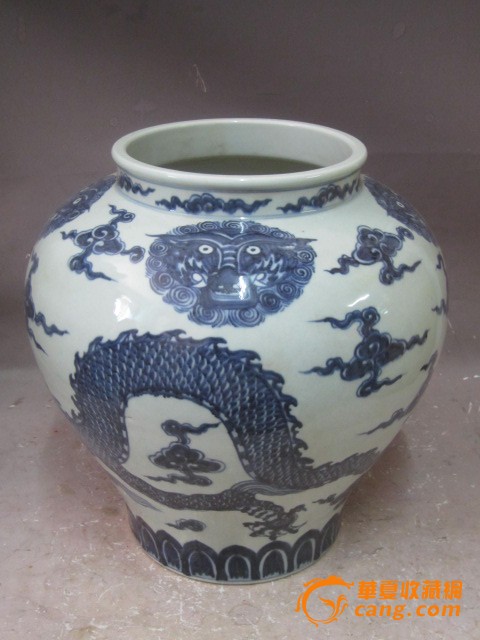 明代青花龙纹大罐