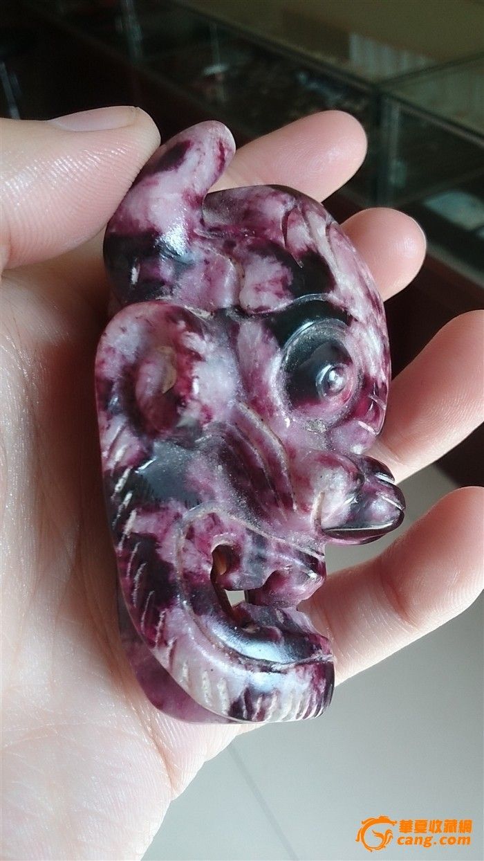 今天特价 翡翠镯子一条 桃花玉鬼头皮带扣一个