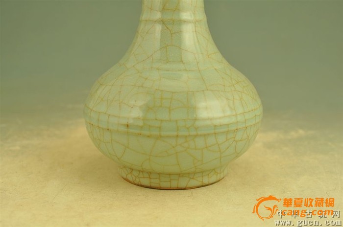 北宋官窑弦纹盘口瓶 26x17厘米