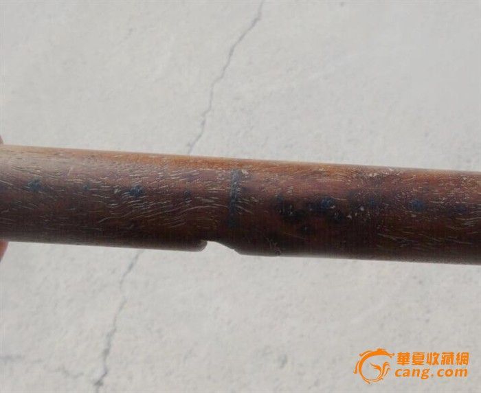 地摊交易区所展示的物品交易信息,其真实性、准确性和合法性由信息发布人负责,华夏收藏网不承担任何法律责任。 华夏收藏网有两种交易模式,1、买卖双方私下协商自行交易;2、买卖双方委托华夏收藏网代理交易。 凡是用户私下交易免费,但本网不承担任何责任。华夏收藏网提醒:为保障您的利益,推荐您选择委托华夏收藏网代理交易,具体安全交易方法如下: 代理交易其运作的实质是以华夏收藏网为货与款转移的中介,提供让买卖双方都放心货款转移的一种服务。 1、买卖双方通过看图、交流达成交易意向,买家将货款作为押金汇至本网,本网收到押金