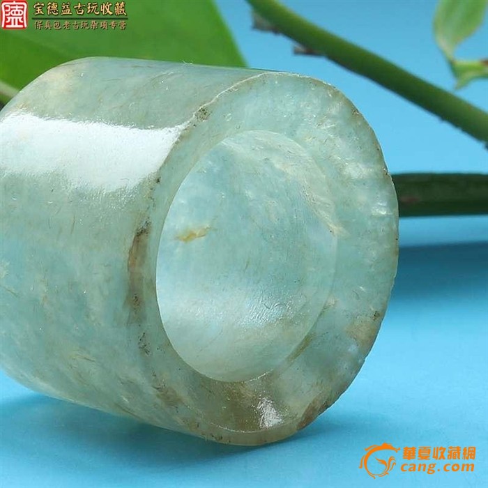 清代珍藏级 高冰玻璃种淡绿 老翡翠大扳指