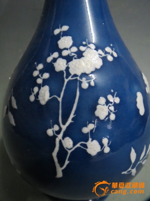 蓝底 白花 蒜头瓶