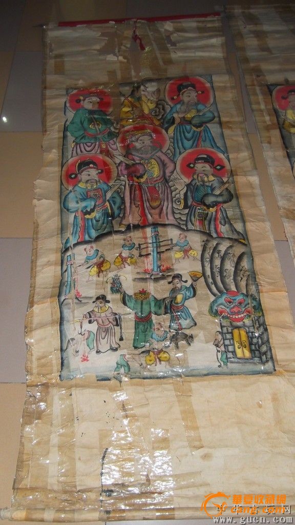 牛头马面等神仙画两张,局部粘胶布,有圆珠笔痕迹,小孩