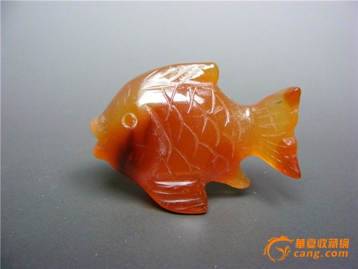 出口创汇期老红玛瑙圆雕小金鱼摆件(无绺无裂