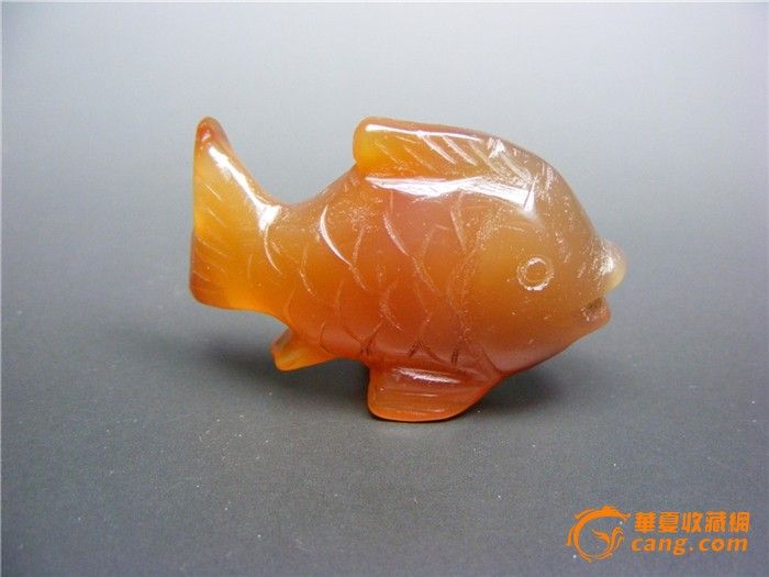 出口创汇期老红玛瑙圆雕小金鱼摆件(无绺无裂