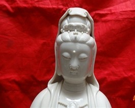 一尊漂亮的德化瓷站观音像