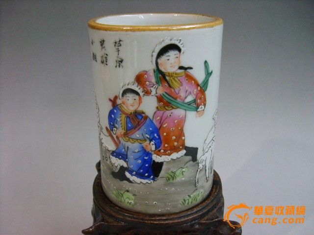 建国初期粉料彩人物题材【草原英雄】小笔筒_