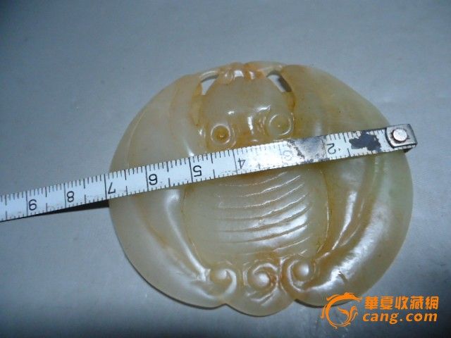 地摊交易区所展示的物品交易信息,其真实性、准确性和合法性由信息发布人负责,华夏收藏网不承担任何法律责任。 华夏收藏网有两种交易模式,1、买卖双方私下协商自行交易;2、买卖双方委托华夏收藏网代理交易。 凡是用户私下交易免费,但本网不承担任何责任。华夏收藏网提醒:为保障您的利益,推荐您选择委托华夏收藏网代理交易,具体安全交易方法如下: 代理交易其运作的实质是以华夏收藏网为货与款转移的中介,提供让买卖双方都放心货款转移的一种服务。 1、买卖双方通过看图、交流达成交易意向,买家将货款作为押金汇至本网,本网收到押金
