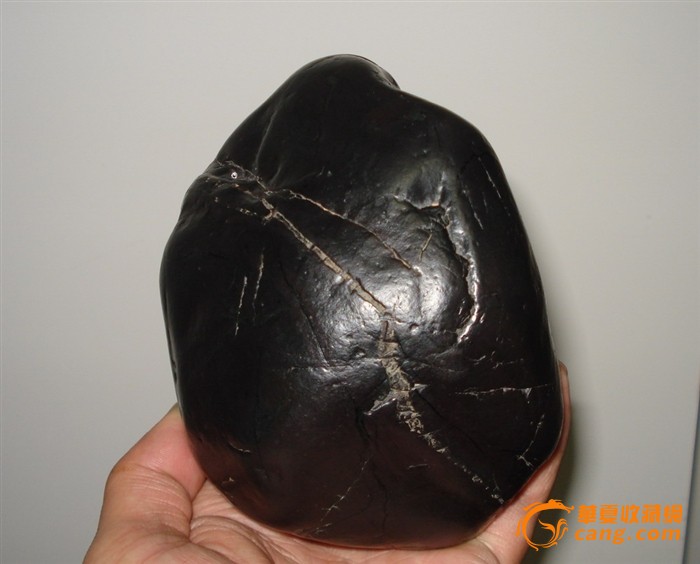 黑色石陨石一块(a1840)